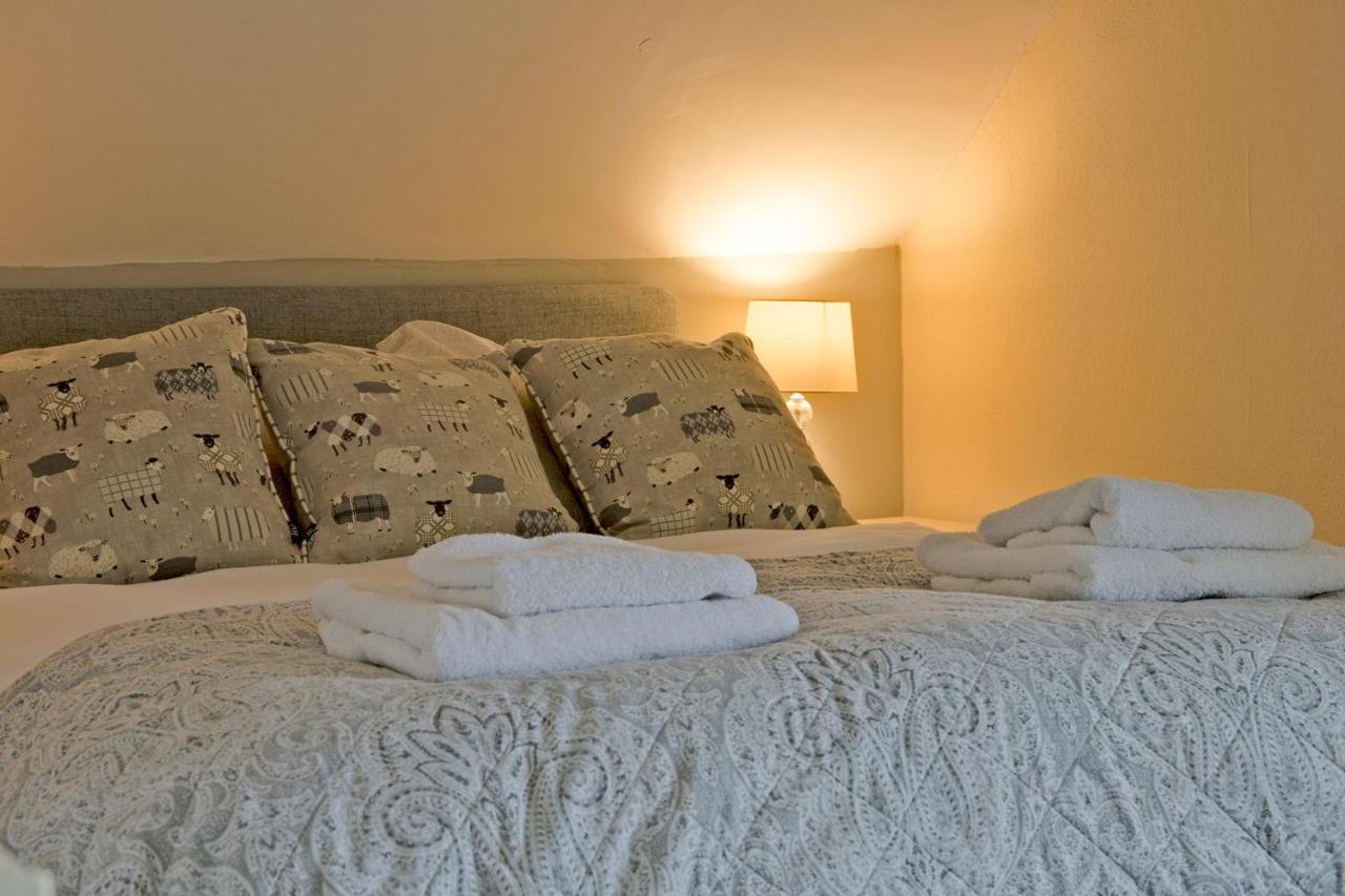 Moorland View Farm B&B Oakamoor Esterno foto
